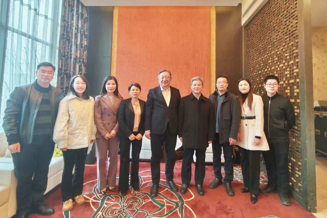 蔡秀军与绍兴民进会员代表座谈.jpg