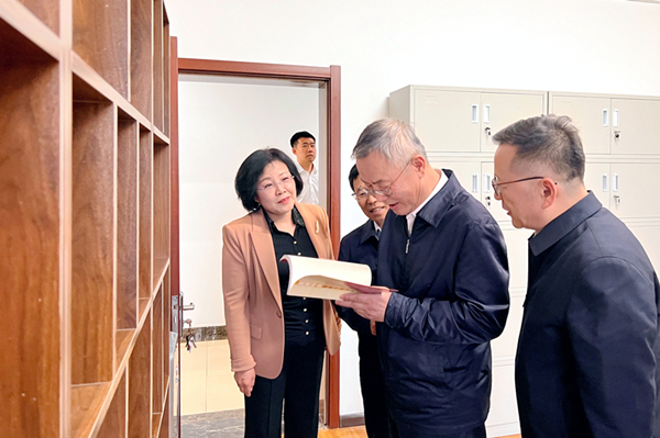 蔡达峰在民进天水市委会开展主题教育调研3.jpg